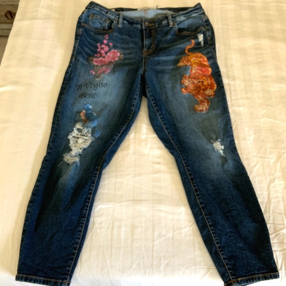 Torrid Girlfriends Printed Jeans - Picture 2 of 14